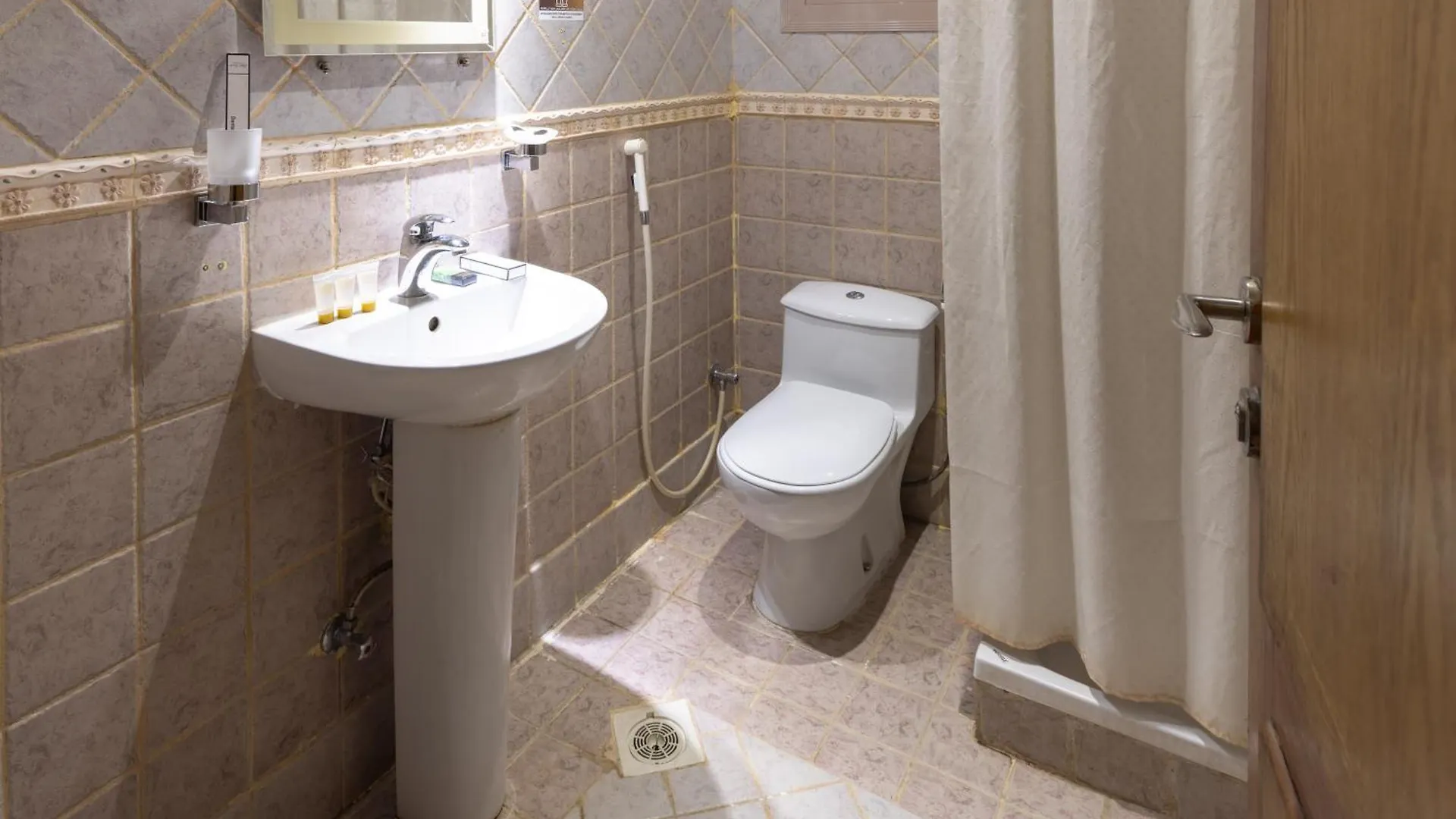 **** Hotel Snood Aljanoubia Saudi Arabia